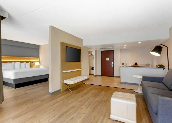 Radisson Hotel 3*